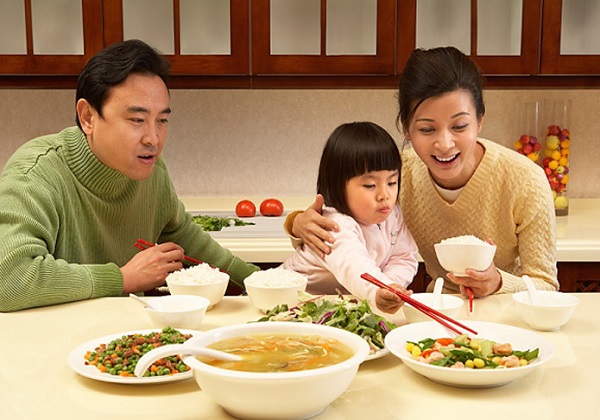 Những thực đơn dinh dưỡng giúp cho bé 4 tuổi phát triển toàn diện | nutifood.com.vn
