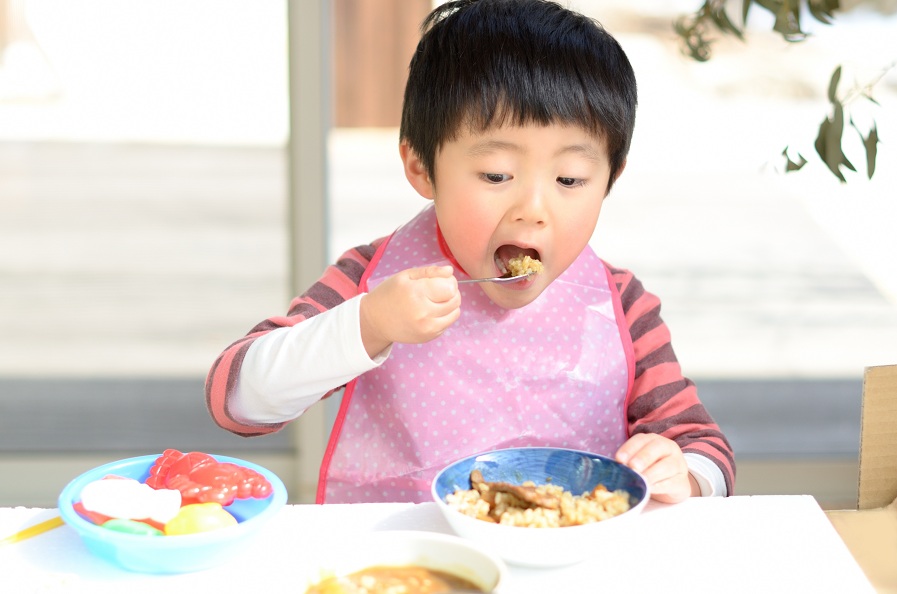 Những thực đơn dinh dưỡng giúp cho bé 4 tuổi phát triển toàn diện | nutifood.com.vn