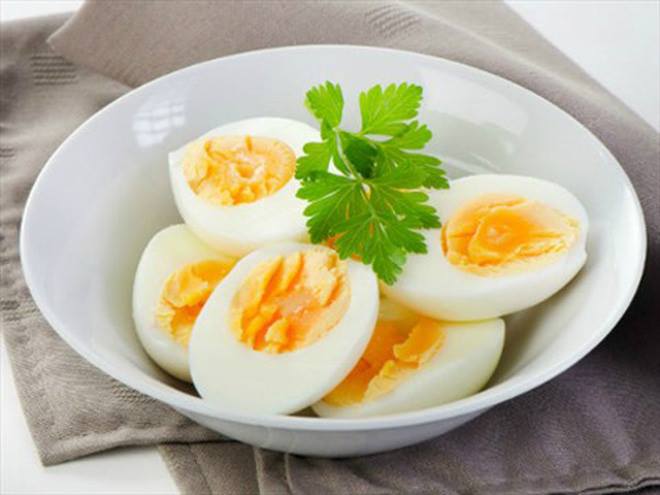 Trứng cung cấp nhiều chất đạm cho bé tăng cân nhanh