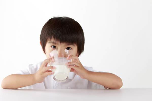 trẻ suy dinh dưỡng uống sữa gì