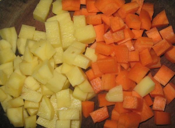 không lạm dụng khoai tây, cà rốt trong bữa ăn